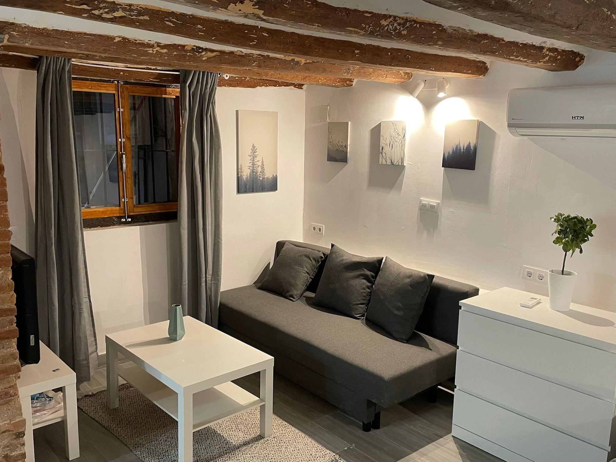 Apartments and private rooms in Barcelona